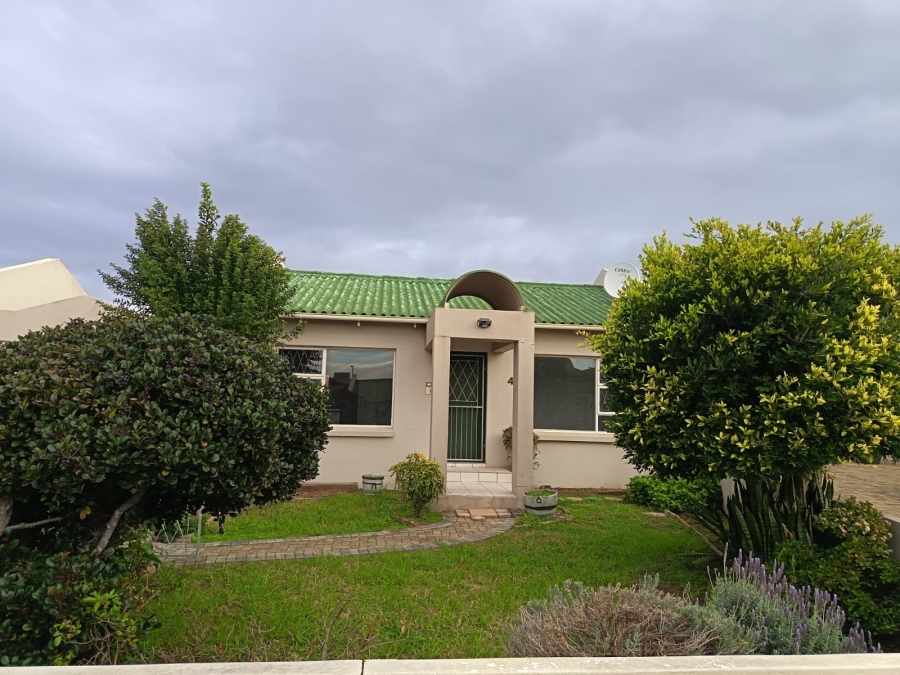 To Let 2 Bedroom Property for Rent in Wavecrest Eastern Cape